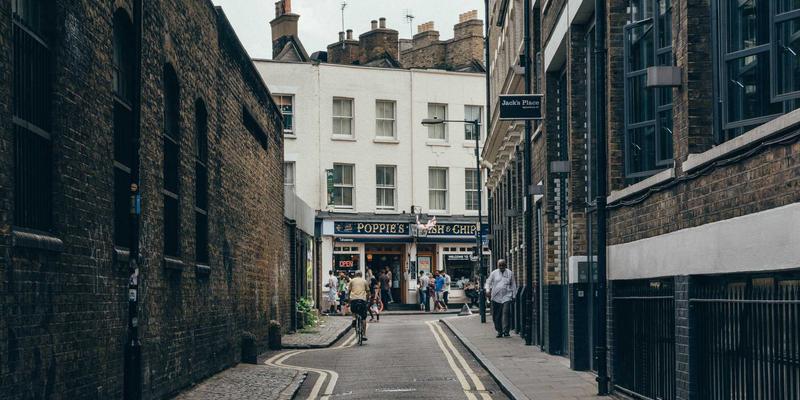 小型家庭庆典筹备指南：活用本地生活助手与社区资讯，打造完美派对