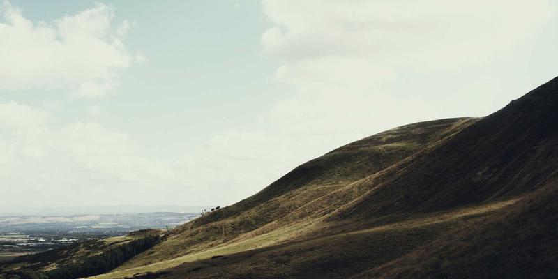 社区共享厨房：破解年轻人做饭难题的创新生活服务与社交空间