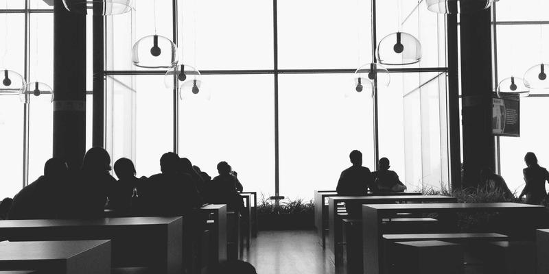 社区养老驿站：创新本地服务模式，打造贴心生活助手与社区资讯枢纽